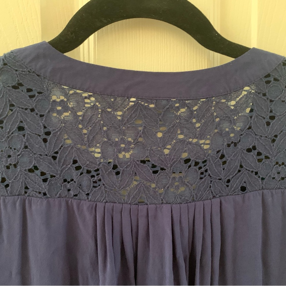 2/$15 St. John’s Bay Blue Lace Detail Top - Picture 4 of 5